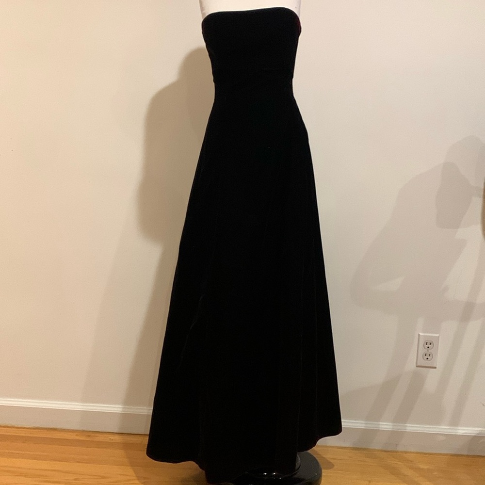 Scott McClintock Black Strapless Gown